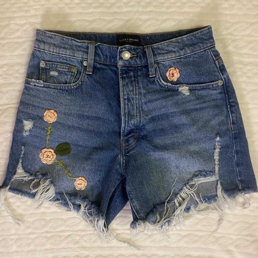 Lucky brand custom embroidered shorts 27